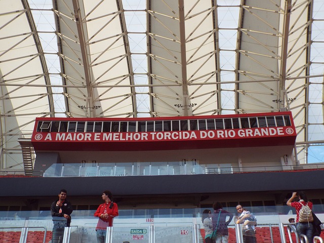 还积极与队 还积极与队